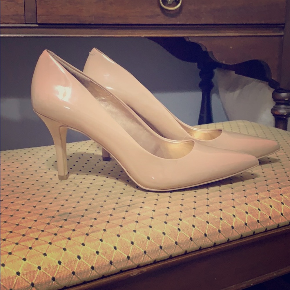 Never Worn Outside Nude BCBG Pumps